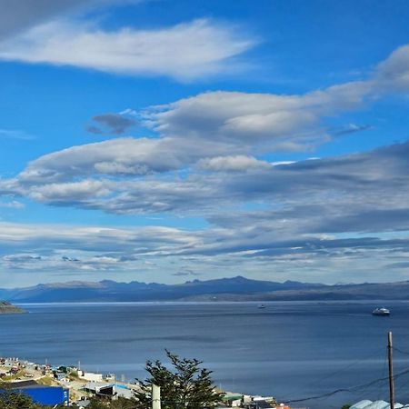 Ferienwohnung Dpto Amplio Con Vista A La Bahia Ushuaia Exterior foto