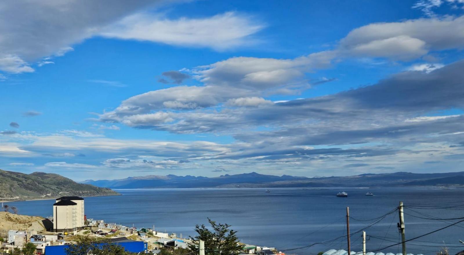 Ferienwohnung Dpto Amplio Con Vista A La Bahia Ushuaia Exterior foto